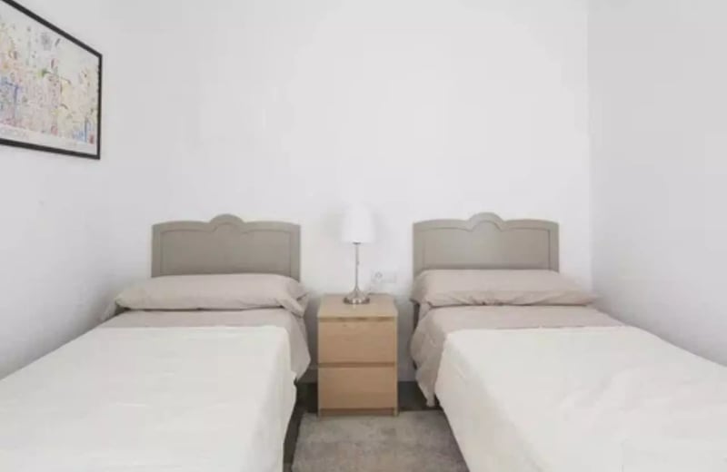 Long-term rental of a bright apartment in the center of Alicante, Spain