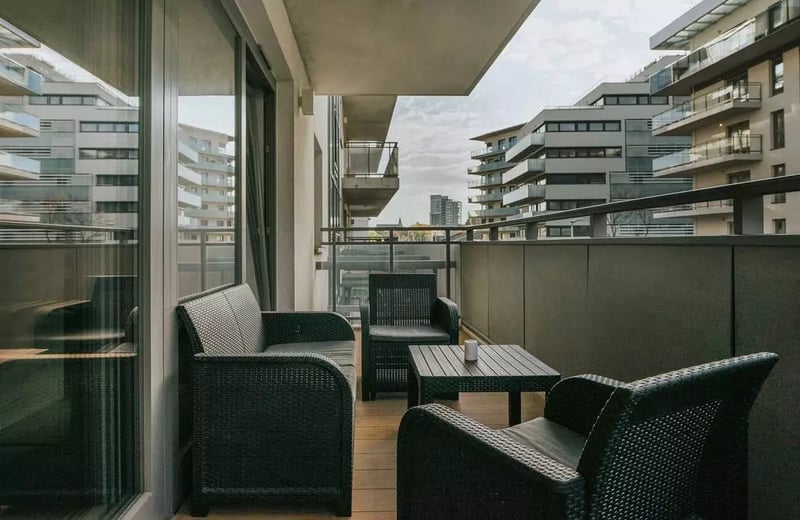 Langzeitmiete einer Wohnung mit Balkon und Fitnessraum im River Point, Breslau, Polen