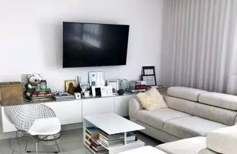 Langzeitmiete einer 2-Zimmer-Wohnung (62 m²) mit Balkon in Mokotów, Warschau, Polen