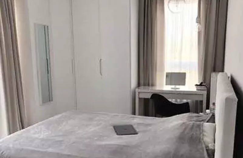 Langzeitmiete einer 2-Zimmer-Wohnung (62 m²) mit Balkon in Mokotów, Warschau, Polen