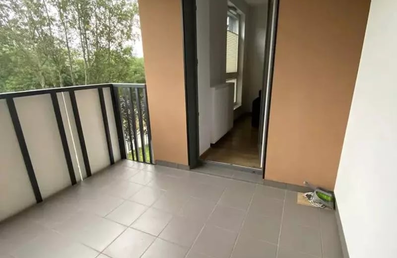 Долгосрочная аренда 2-комнатной квартиры 48 м² на Fort Wola, Варшава, Польша, рядом с метро