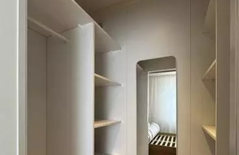 Location à long terme d’un appartement 3 pièces de 60 m² avec balcon et parking, rue Edwarda Habicha, Varsovie, Pologne