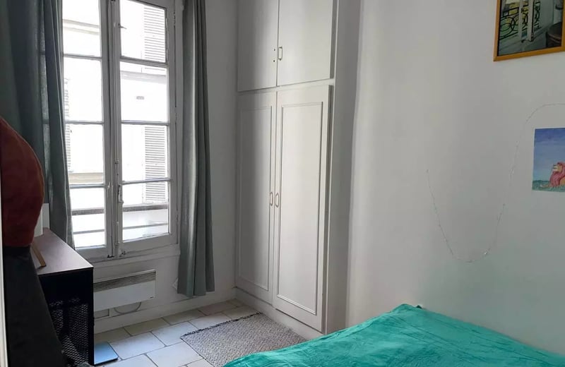 Long-term rental of a 35 m² 2-room apartment in central Paris, France