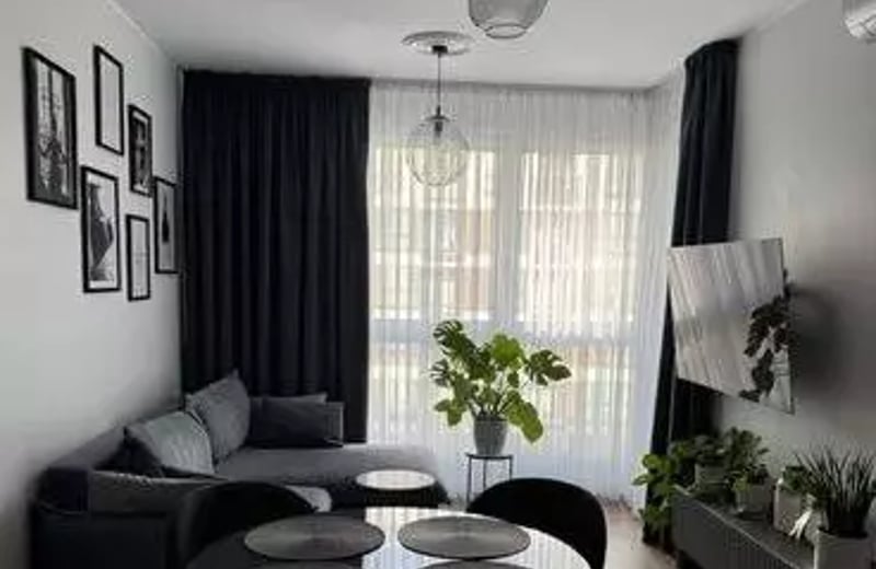 Location longue durée appartement 2 pièces 41 m² avec balcon, rue Domaniewska, Mokotów, Varsovie, Pologne