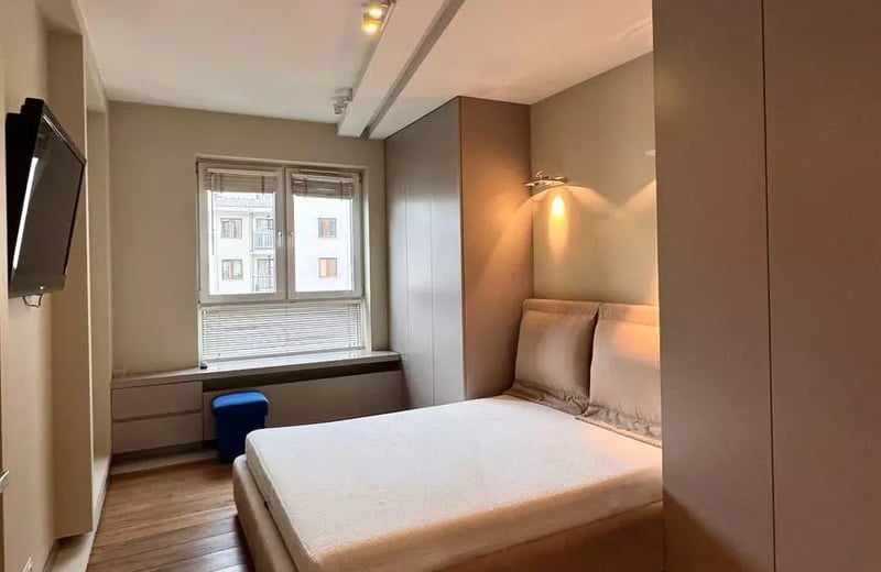 Location longue durée appartement 2 pièces de 51 m² avec balcon et parking, quartier Praga-Południe, Varsovie, Pologne