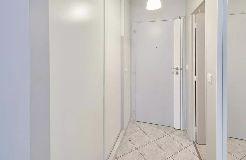 Long-term rental 32 m² studio in the 15th district of Paris, France
