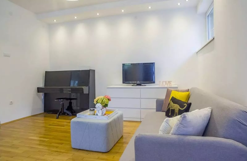 Long-term rental of a 2-room apartment, 51 m² in Belgrade, Serbia
