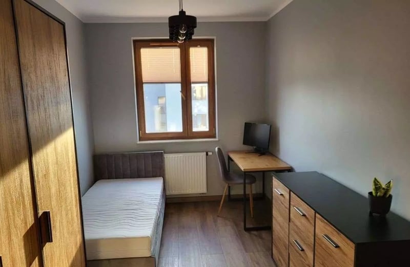 Alquiler a largo plazo de un departamento de 3 habitaciones de 52.5m² en Cracovia, Polonia