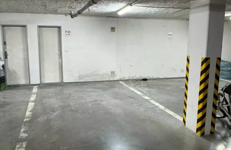 Долгосрочная аренда 1-комнатной квартиры с балконом и гаражом в Нове Место, Братислава, Словакия