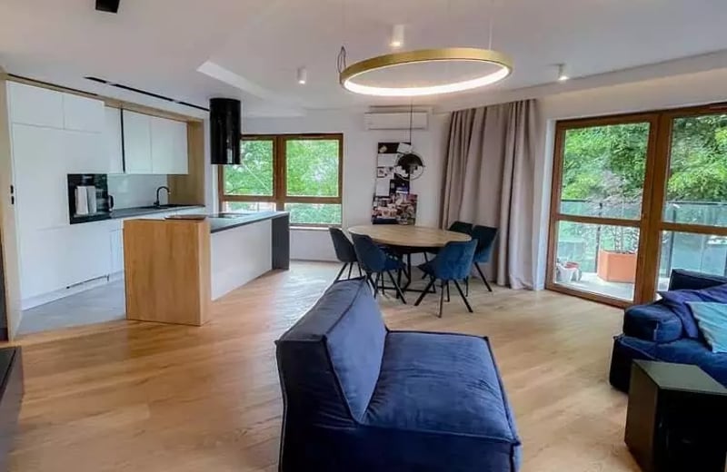 Long-term rental of 4-room apartment 125 m² in Warsaw, Poland