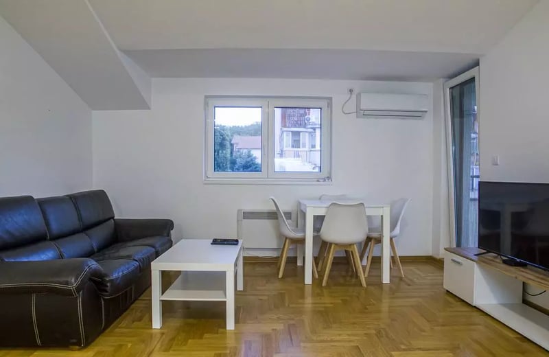 Long-term rental of 2-room apartment 52 m², Serbia, Belgrade