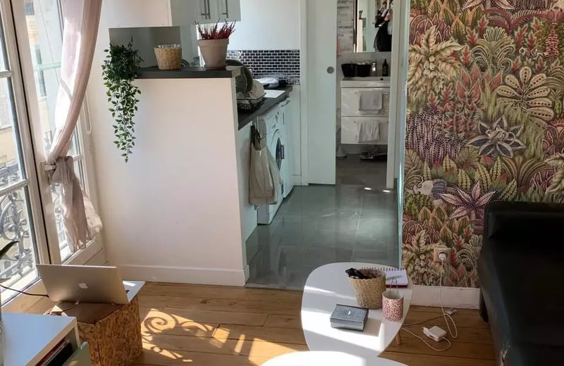 Long-term rent studio 21 m² walk-up in Paris, France