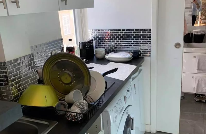 Long-term rent studio 21 m² walk-up in Paris, France