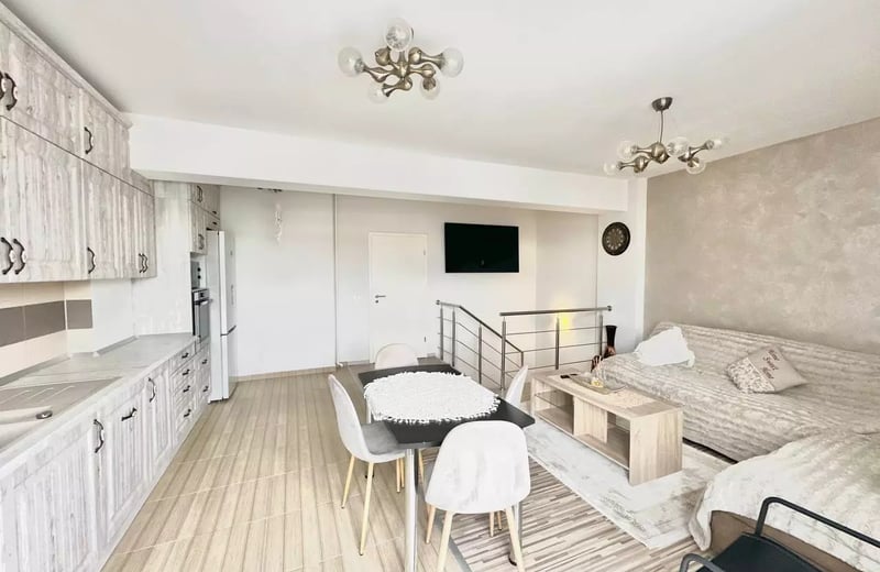 Долгосрочная аренда 3-комнатной квартиры 90 м² в Брашове, Румыния