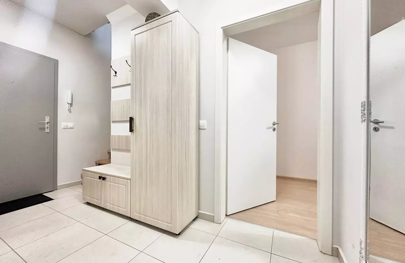 Долгосрочная аренда 3-комнатной квартиры 90 м² в Брашове, Румыния