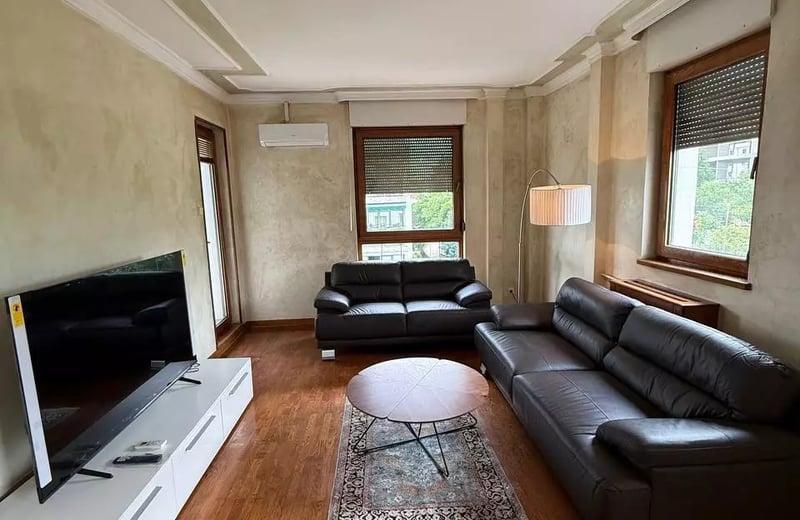 Location longue durée d’un appartement de 3 pièces 75m² dans le quartier Čukarica, Belgrade, Serbie