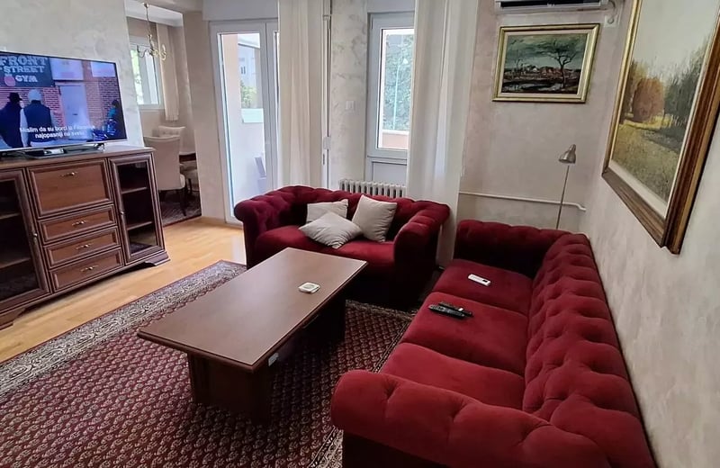 Alquiler a largo plazo de un piso de 3 habitaciones 75m² cerca del centro, Belgrado, Serbia