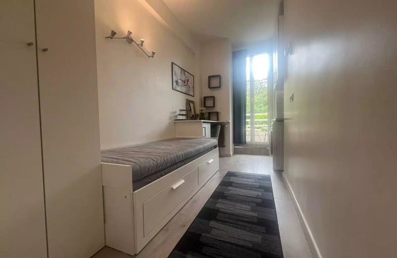 Long-term rental of 10 m² studio, 16th arrondissement, Paris, France