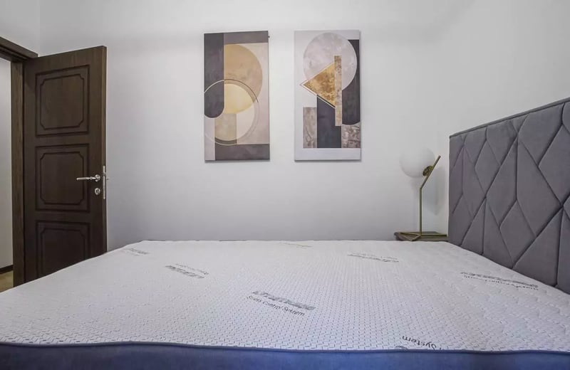 Long-term rental of 4-room apartment 92 m² in Belgrade, Serbia