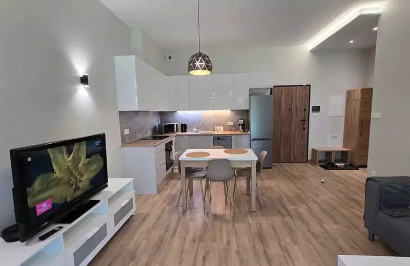 Location longue durée : appartement 2 pièces de 45 m² à Wola Justowska, Cracovie, Pologne