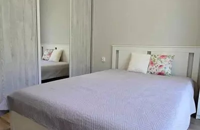 Location longue durée : appartement 2 pièces de 45 m² à Wola Justowska, Cracovie, Pologne