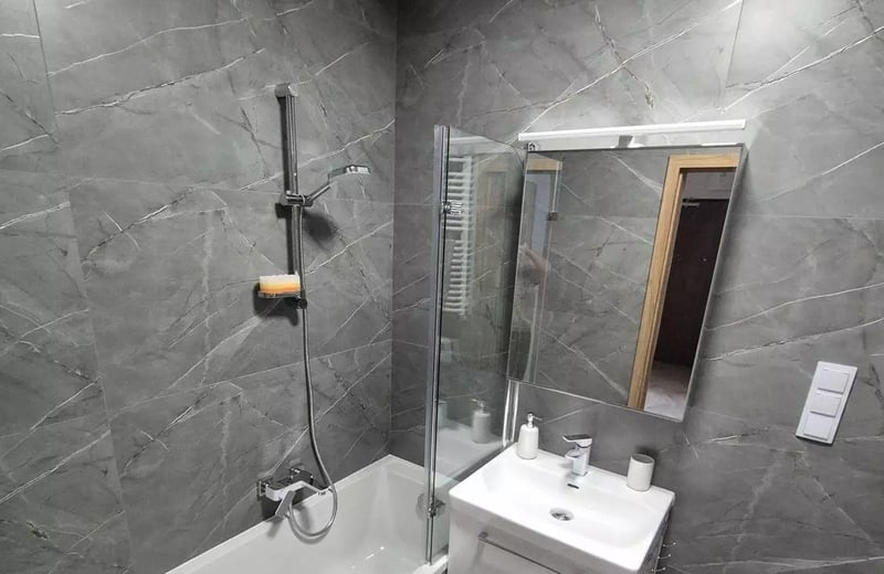 Langzeitmiete: 3-Zimmer-Wohnung mit 51 m² in Czyżyny, Krakau, Polen