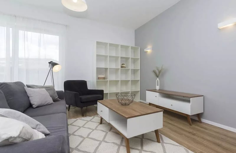 Alquiler a largo plazo: departamento de 2 habitaciones de 55 m² en Stare Miasto, Cracovia, Polonia