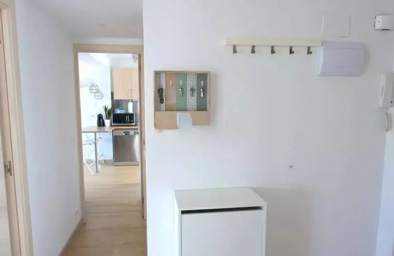 Long-term rental apartment with 3 bedrooms 100 m², Alicante, Spain