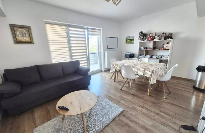 Долгосрочная аренда квартиры 2-комнатной, 52 м², Брашов, Румыния