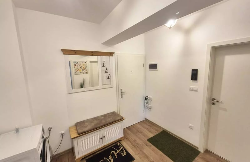 Долгосрочная аренда квартиры 2-комнатной, 52 м², Брашов, Румыния