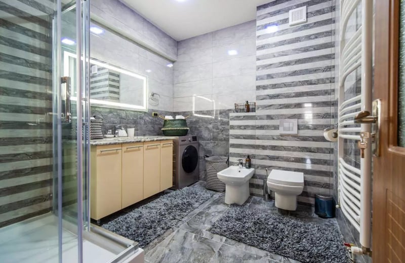 Долгосрочная аренда квартиры 2-комнатной, 77 м², район Тракторул, Брашов, Румыния