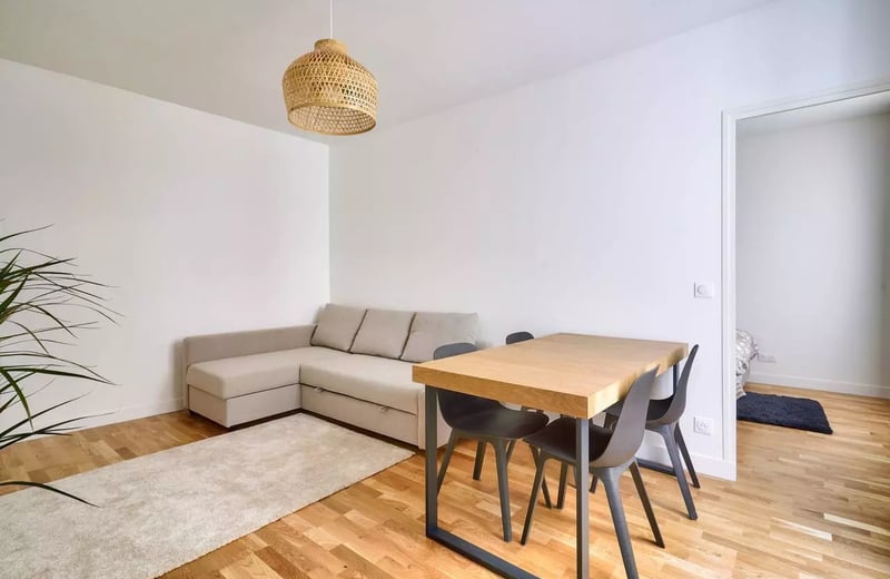 Long-term rental of a 2-room apartment, 54 m², Paris, France