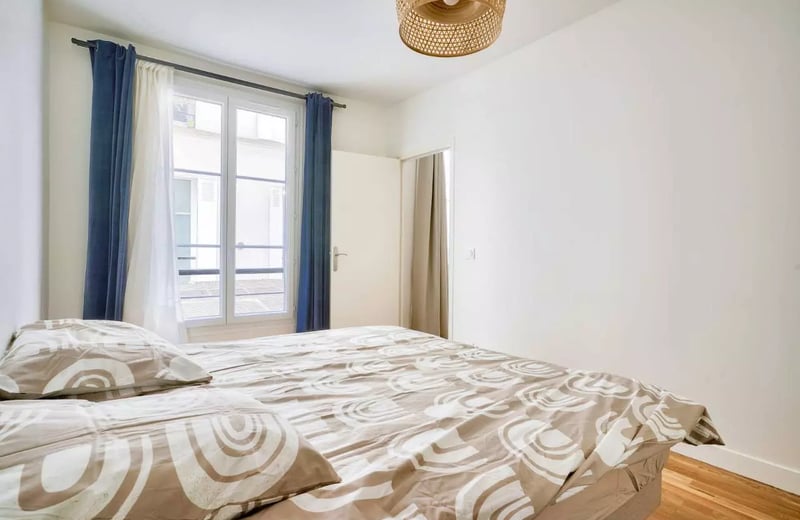 Long-term rental of a 2-room apartment, 54 m², Paris, France