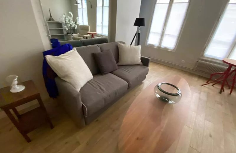 Long-term rental of a 2-room apartment, 72 m², Paris, France