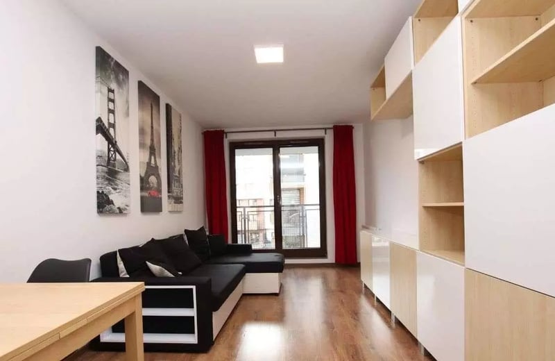 Long-term rental of a 2-room apartment, 43 m², in the Przedmieście Oławskie district, Wrocław, Poland