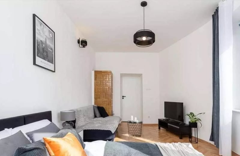 Long-term rental of 2-room apartment 44 m² in central Kraków, Poland
