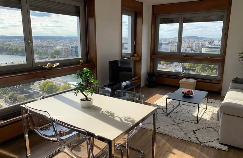 Long-term rental of 4-room apartment 91 m² in the 15th arrondissement, Paris, France