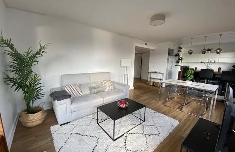 Long-term rental of 4-room apartment 91 m² in the 15th arrondissement, Paris, France