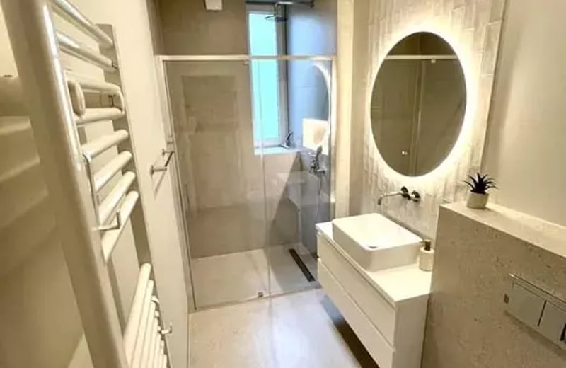 Location longue durée d’un appartement 3 pièces de 102 m² à Stare Miasto, Cracovie, Pologne