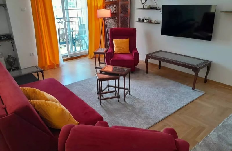 Alquiler a largo plazo de piso de 3 habitaciones 90 m², Belgrado, Serbia