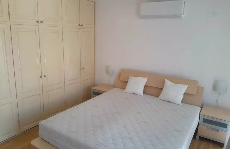 Alquiler a largo plazo de piso de 3 habitaciones 90 m², Belgrado, Serbia