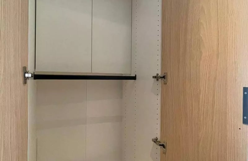 Long-term rental of 15 m² studio with balcony in Paris 7th district, France