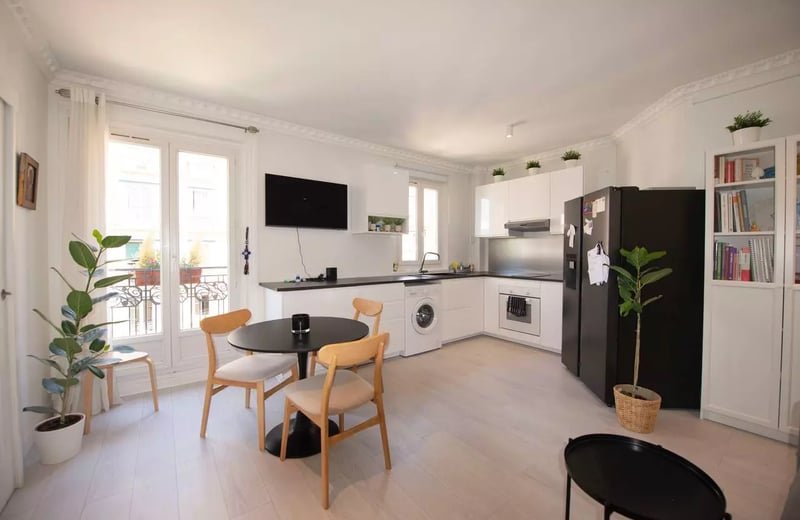 Long-term rent of 2-room apartment 33 m² in 15th arrondissement, Paris, France