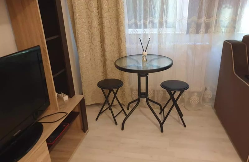 Long-term rental: 2-room apartment 45 m², Constanța, Romania