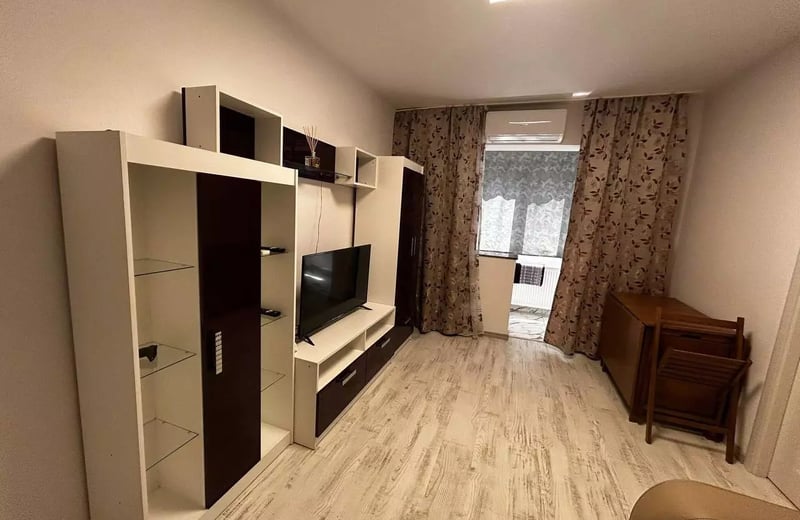 Alquiler a largo plazo: departamento de 2 habitaciones 50 m² en el barrio Tomis 3, Constanza, Rumanía