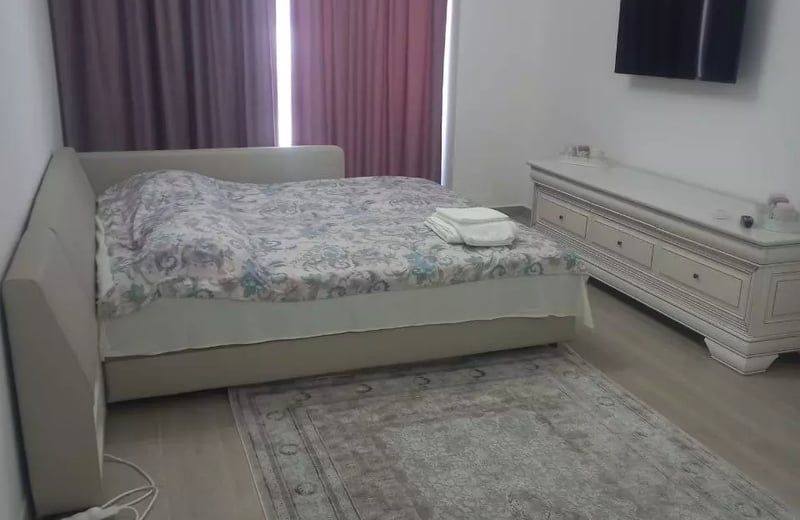 Долгосрочная аренда 2-комнатной квартиры 70 м², Констанца, Румыния