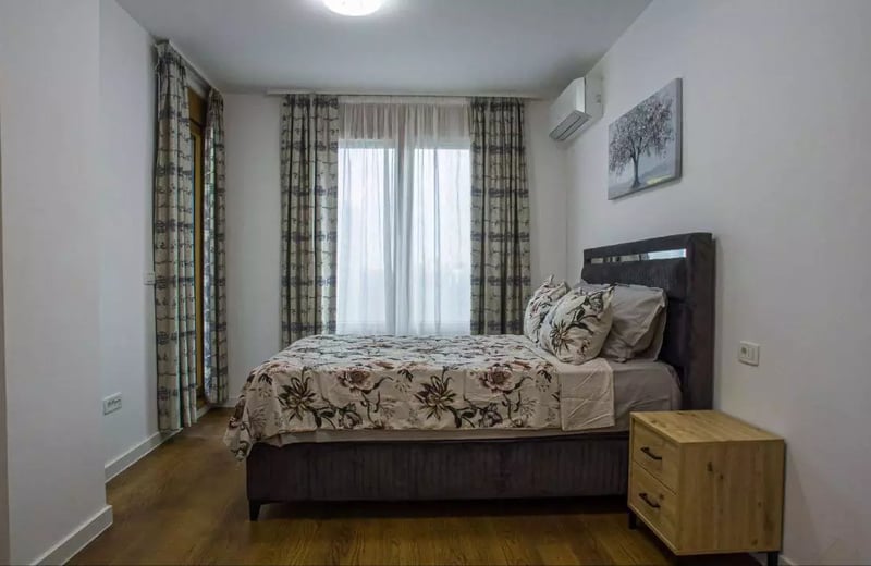 Long-term rent of 4-room apartment 118 m² in New Belgrade, Belgrade, Serbia