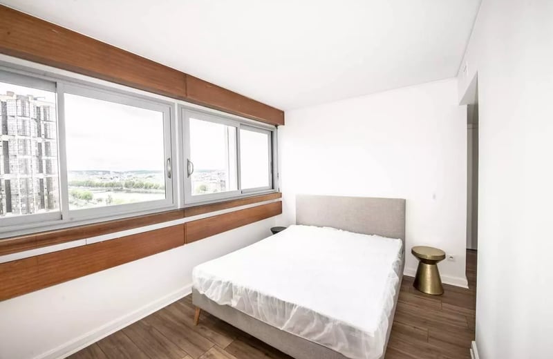 Long-term rental of a 4-room apartment, 91 m², in the 15th district of Paris, France