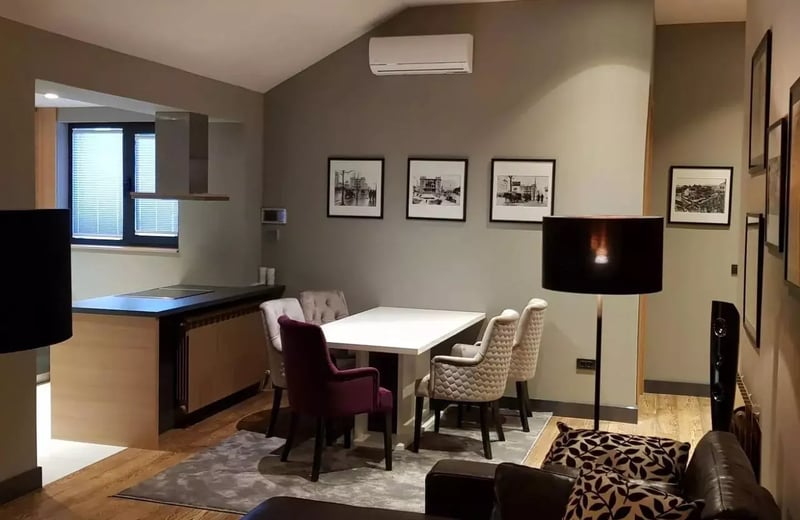 Alquiler a largo plazo de un piso de 3 habitaciones, 85 m², en el centro, Belgrado, Serbia