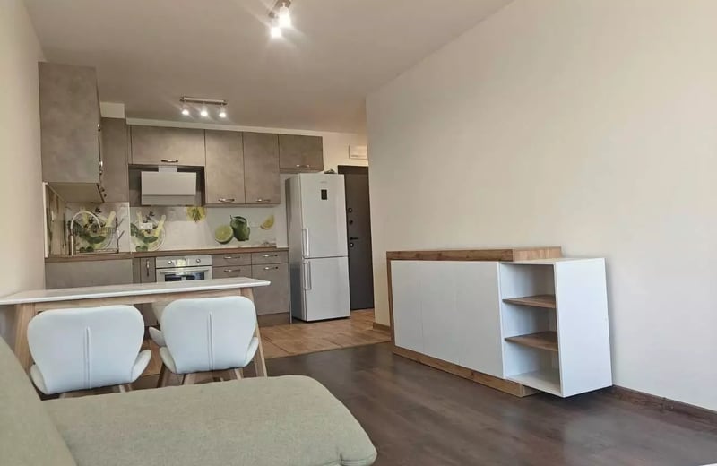 Alquiler a largo plazo de un piso de 2 habitaciones en el barrio Tsveten, Varna, Bulgaria